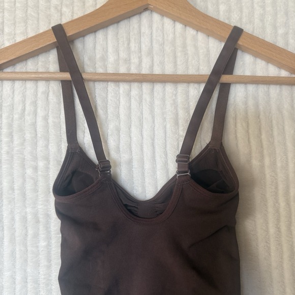 SKIMS Seamless Sculpt Thong Bodysuit Espresso Brown Size XS Stretchy NWOT - Picture 5 of 11